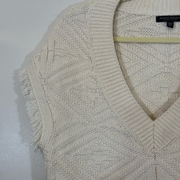 Banana Republic Heritage V-Pattern Sweater Vest Fringe Trim - Picture 10 of 14